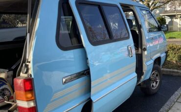 Toyota-van-1987-blue-12