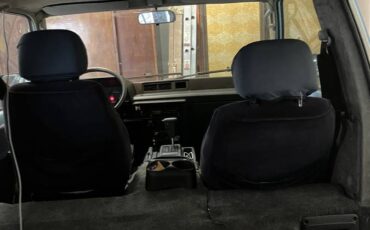 Toyota-van-1987-blue-15