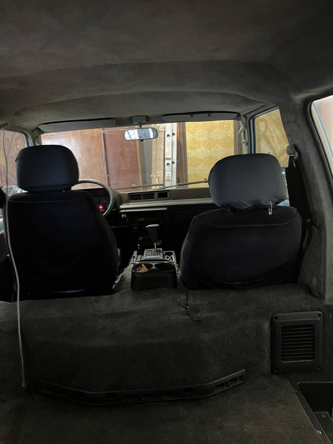 Toyota-van-1987-blue-15