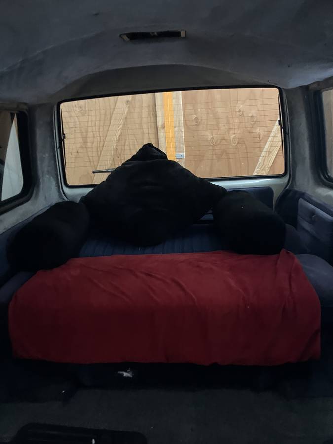 Toyota-van-1987-blue-17