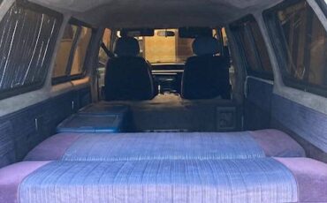 Toyota-van-1987-blue-2