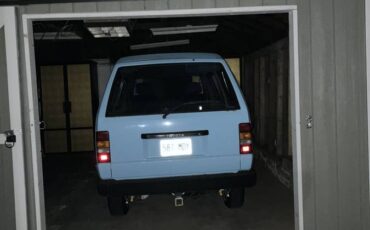 Toyota-van-1987-blue-3