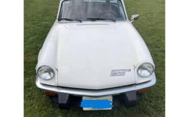 Triumph-1500-1977-white-tan-1