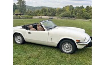 Triumph-1500-1977-white-tan-2