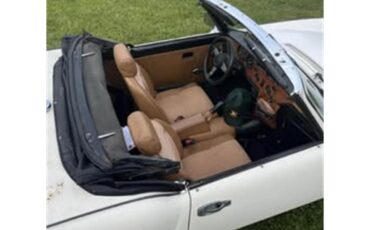 Triumph-1500-1977-white-tan-3