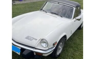 Triumph-1500-1977-white-tan
