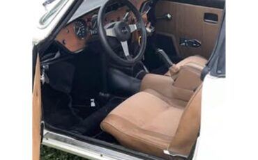 Triumph-1500-1977-white-tan-5
