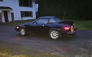 Triumph-1982-black-16