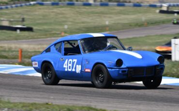 Triumph-GT6-1971-15