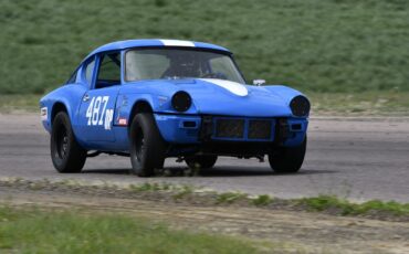 Triumph-GT6-1971-22