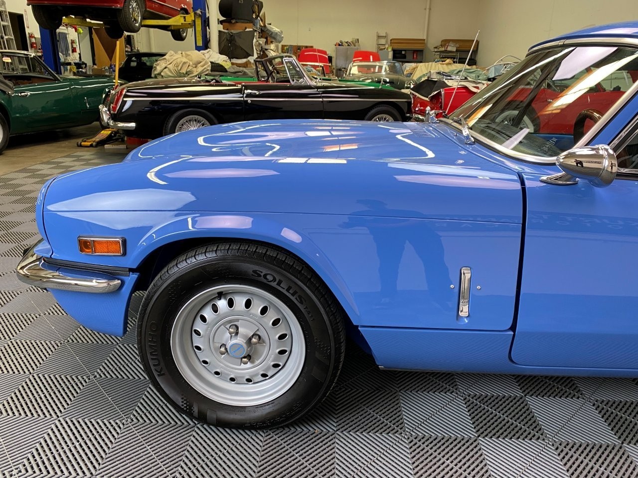 Triumph-GT6-1973-Coupe-11