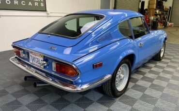 Triumph-GT6-1973-Coupe-2