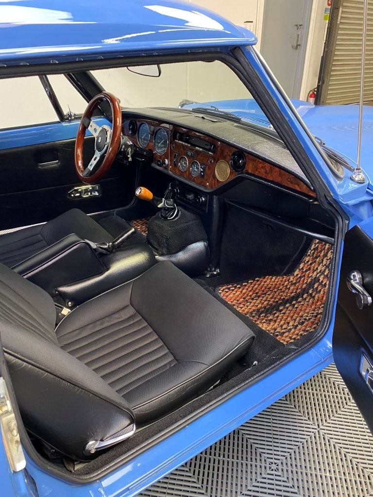 Triumph-GT6-1973-Coupe-20