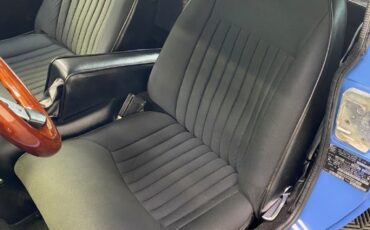 Triumph-GT6-1973-Coupe-23
