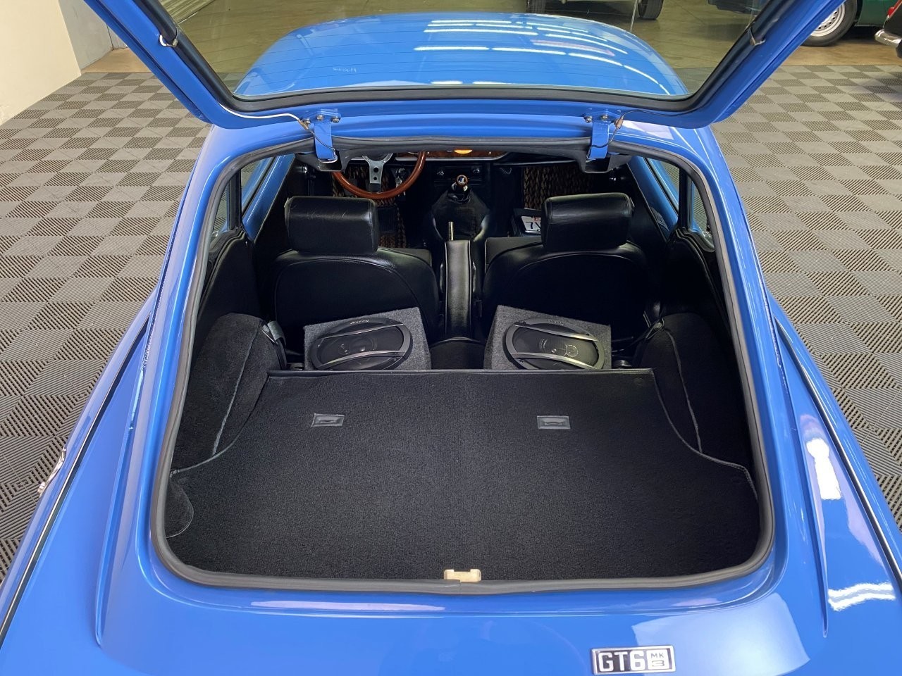 Triumph-GT6-1973-Coupe-25