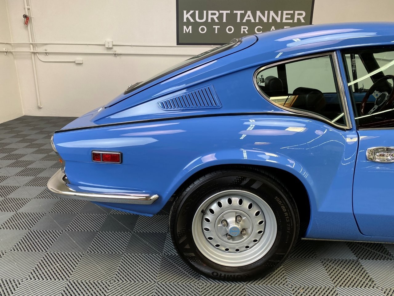 Triumph-GT6-1973-Coupe-8