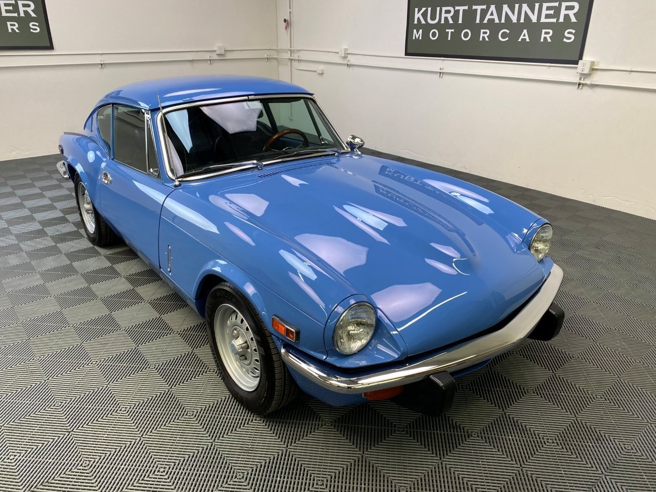 Triumph-GT6-1973-Coupe