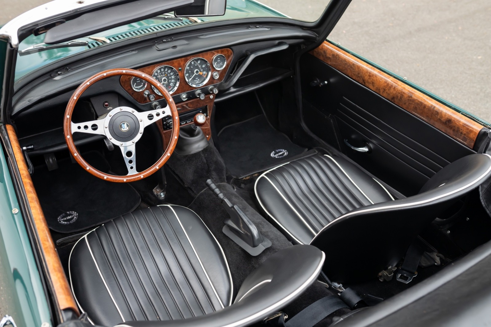 Triumph-Spitfire-1968-Convertible-8