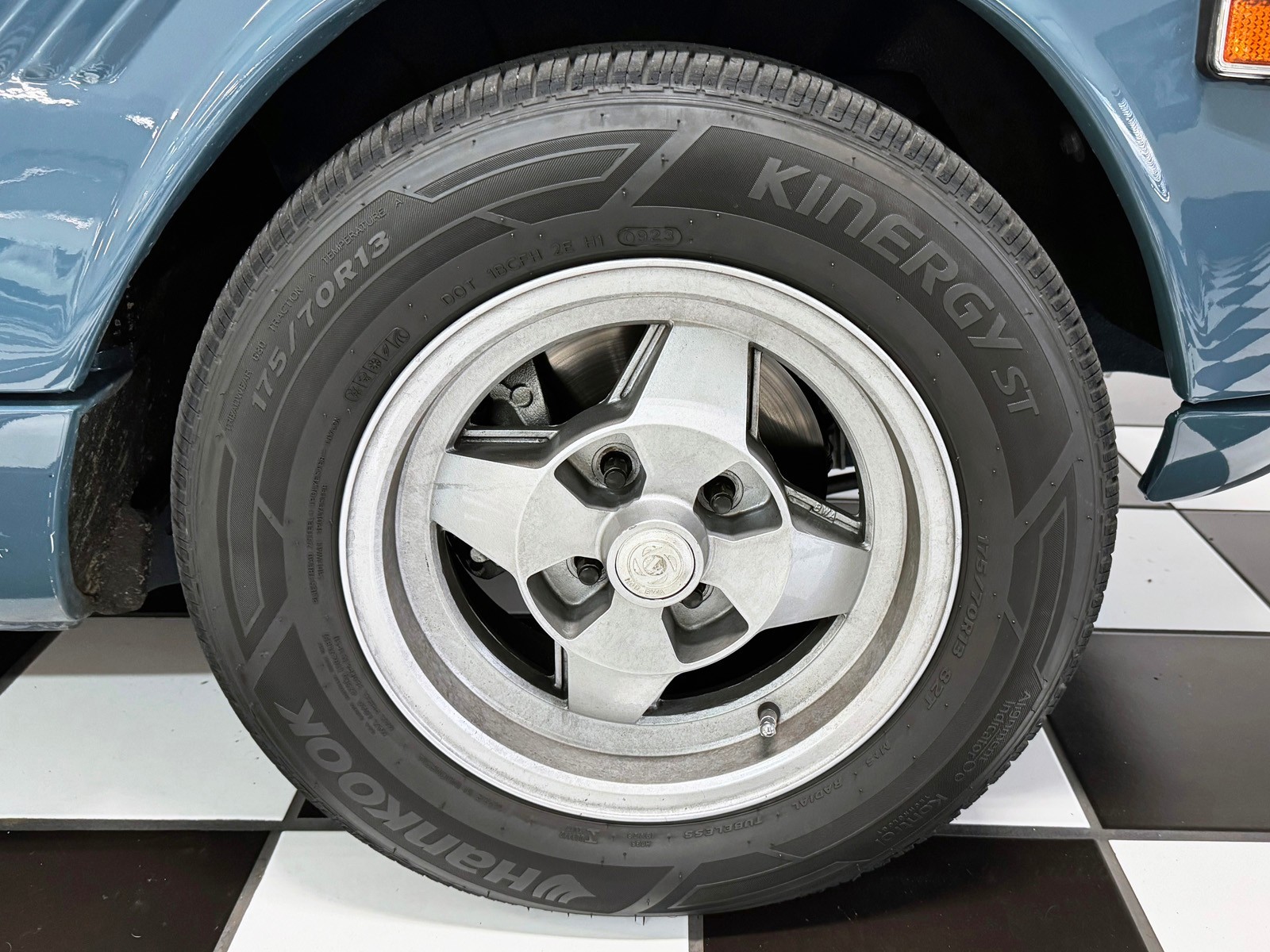 Triumph-Spitfire-1970-Fastback-14