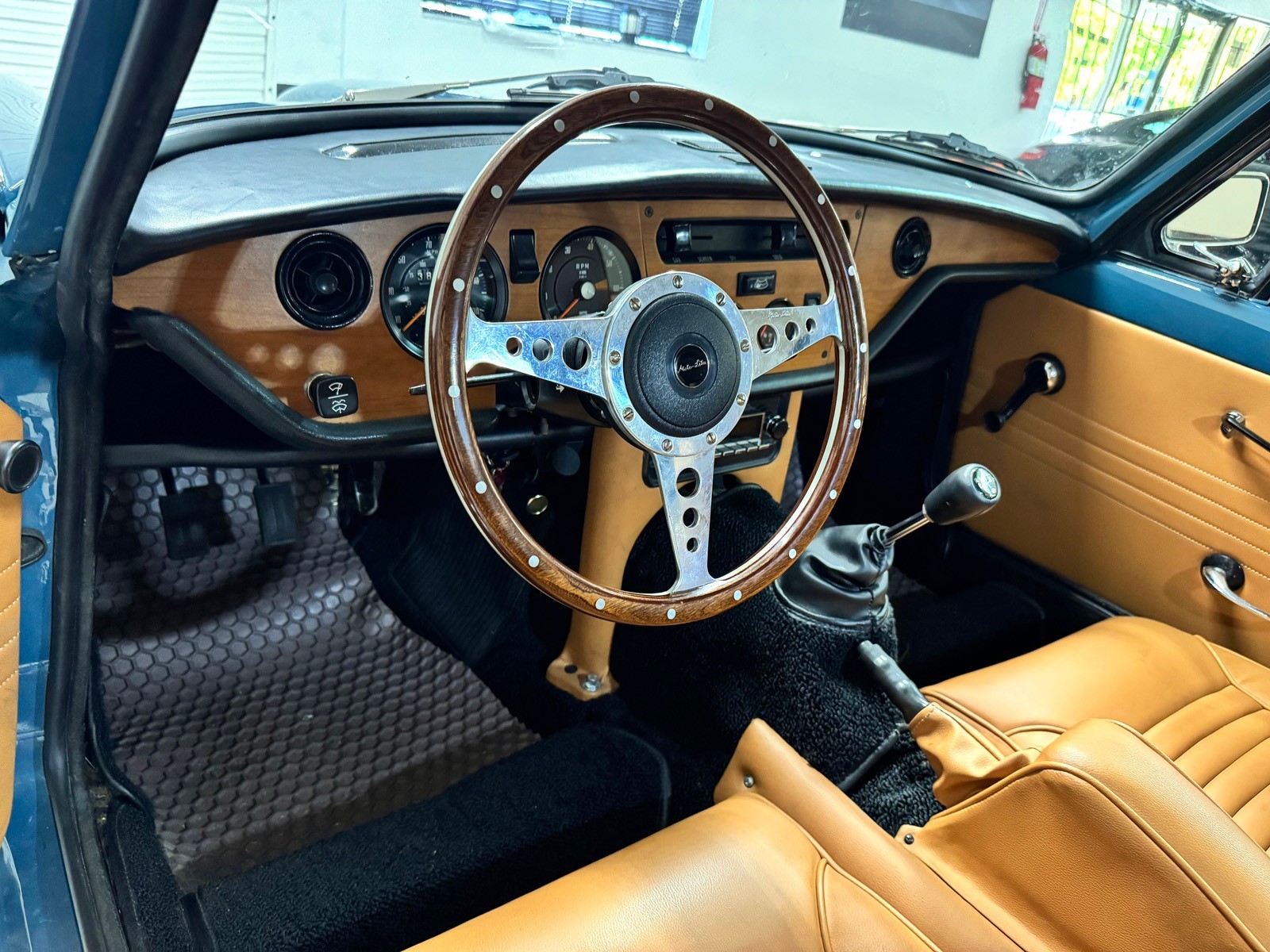 Triumph-Spitfire-1970-Fastback-25