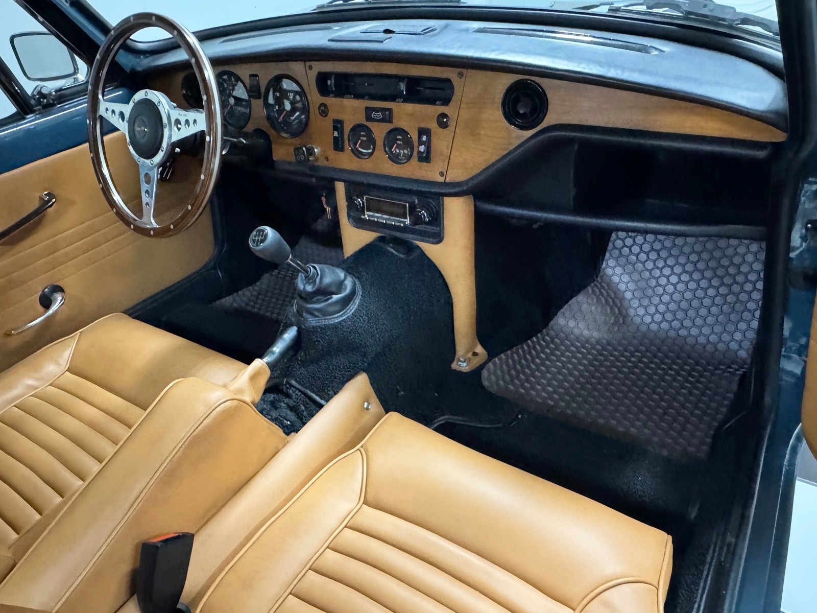 Triumph-Spitfire-1970-Fastback-31