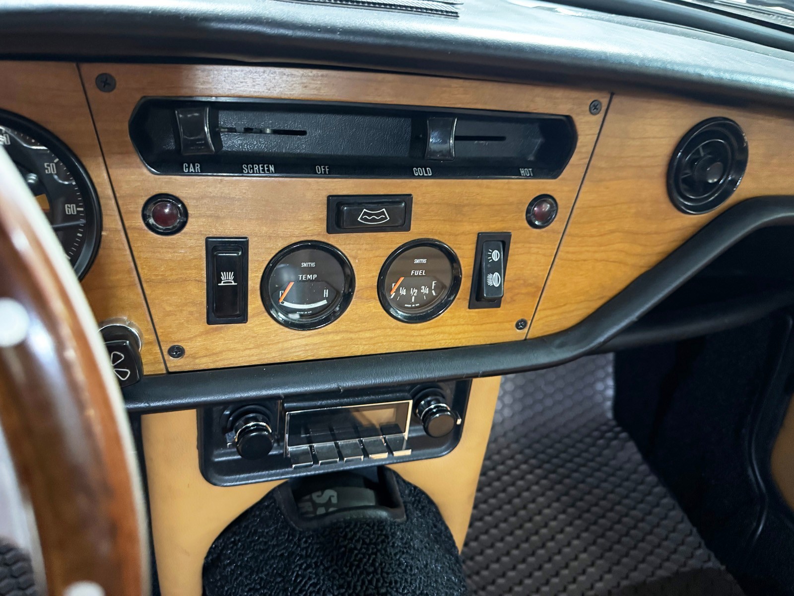 Triumph-Spitfire-1970-Fastback-32