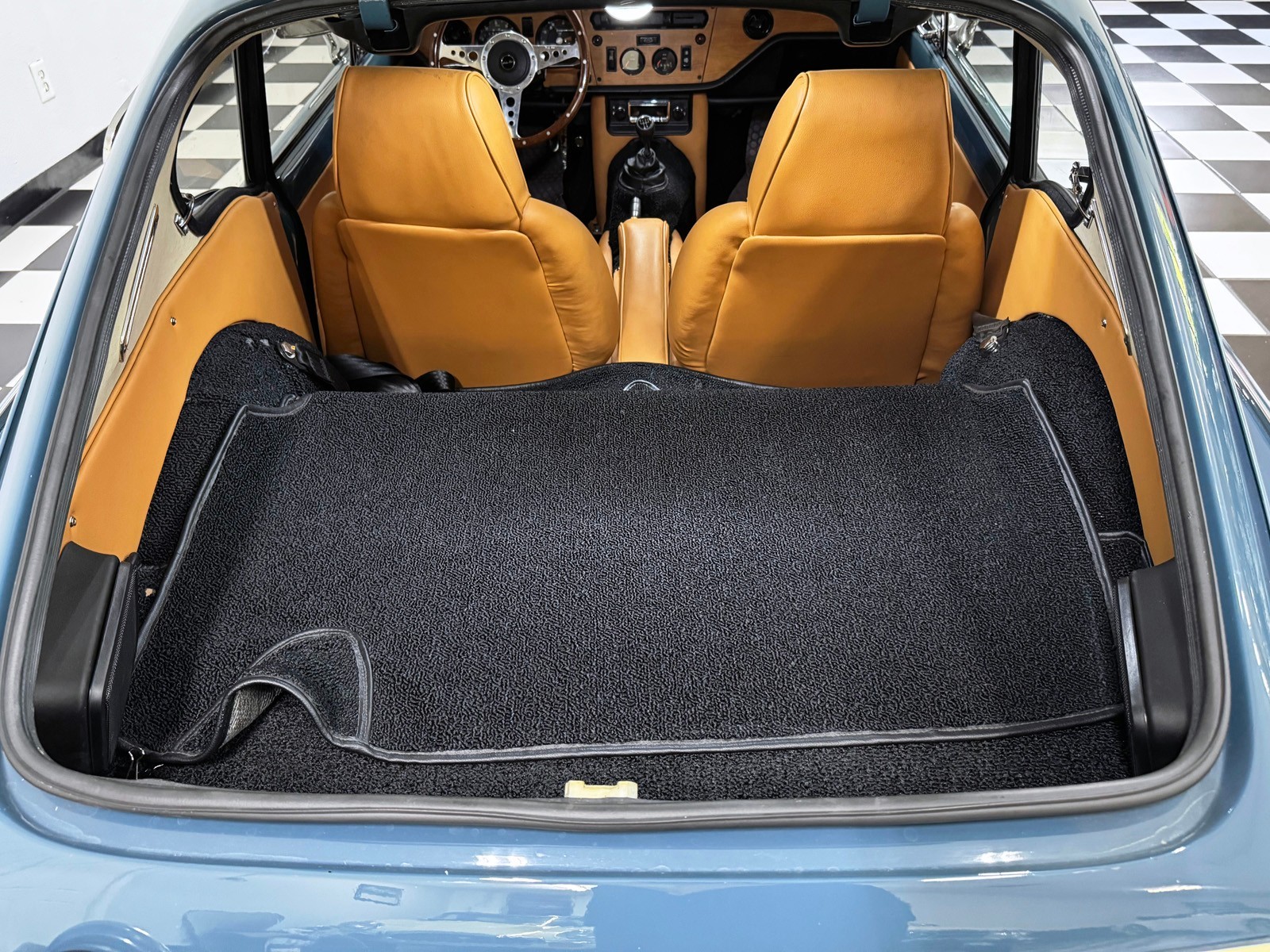 Triumph-Spitfire-1970-Fastback-36