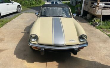 Triumph-Spitfire-1971-Light-yellow-Sliver-1