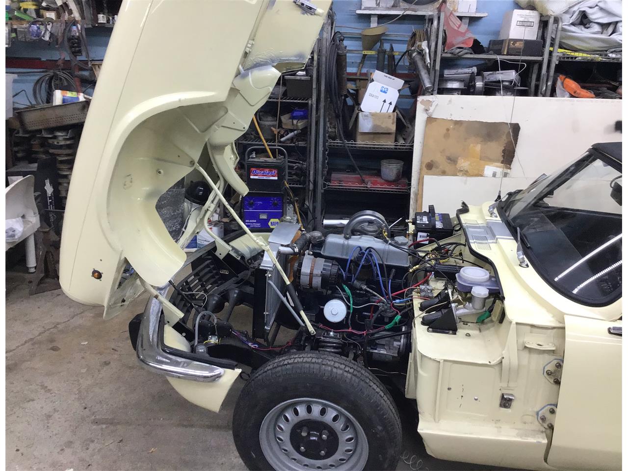 Triumph-Spitfire-1971-Light-yellow-Sliver-14