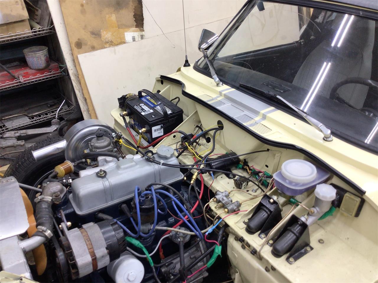 Triumph-Spitfire-1971-Light-yellow-Sliver-9
