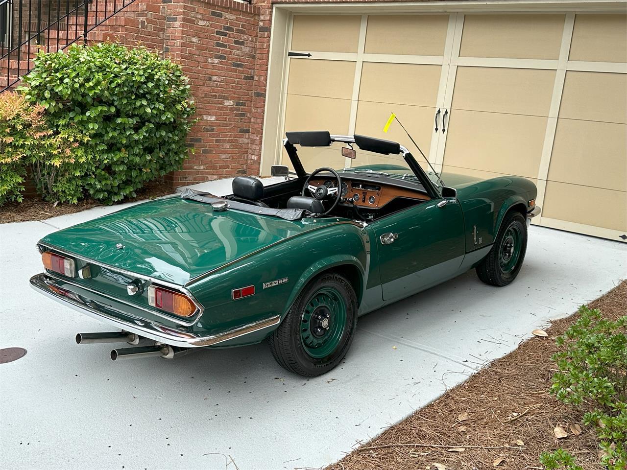 Triumph-Spitfire-1972-British-Racing-Green-Black-2