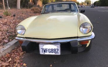 Triumph-Spitfire-1976-Yellow-2
