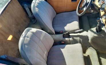 Triumph-Spitfire-1977-Black-Ray-with-wood-1