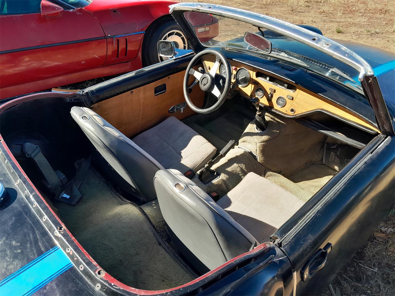 Triumph-Spitfire-1977-Black-Ray-with-wood-15