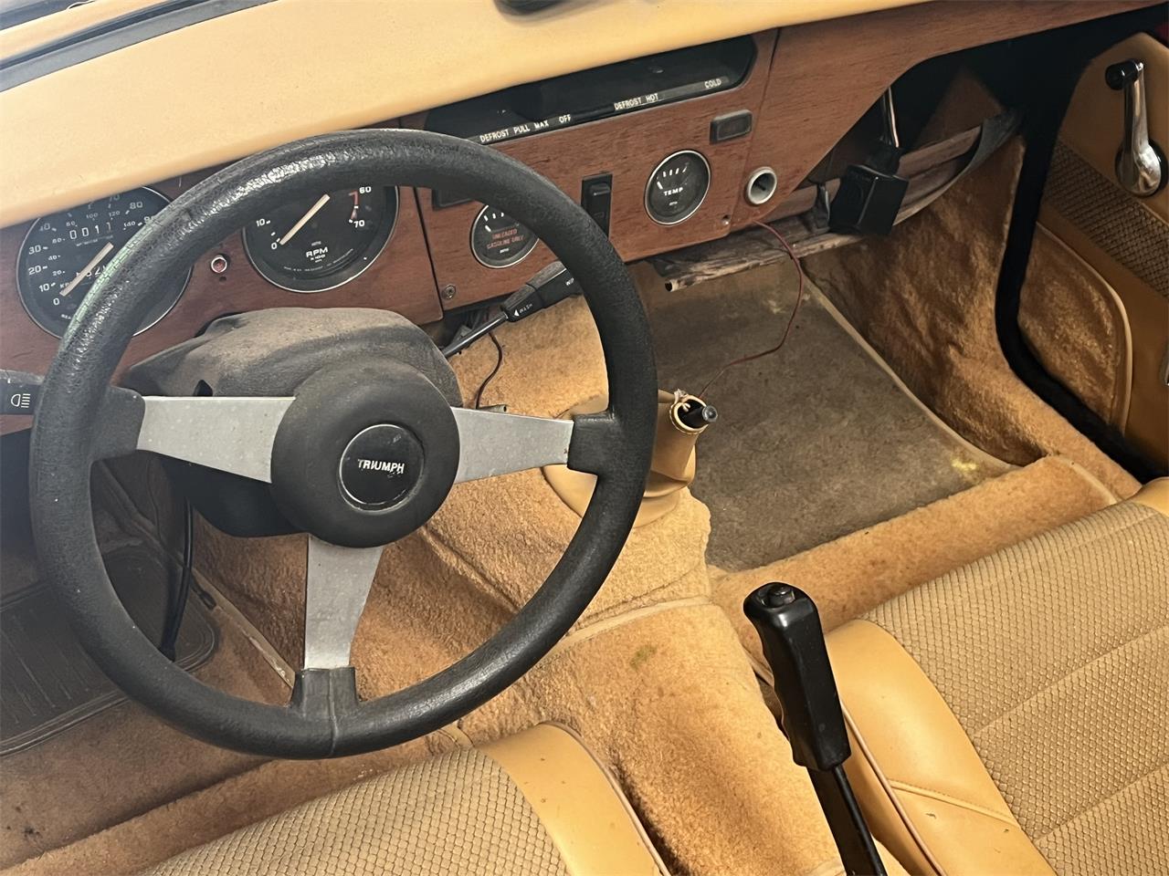 Triumph-Spitfire-1978-Red-Tan-6