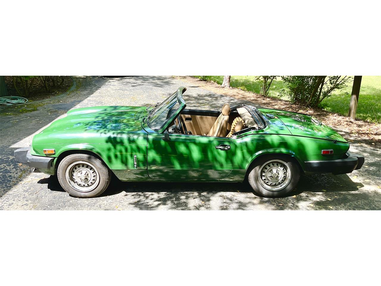 Triumph-Spitfire-1979-British-racing-green-Camel-5