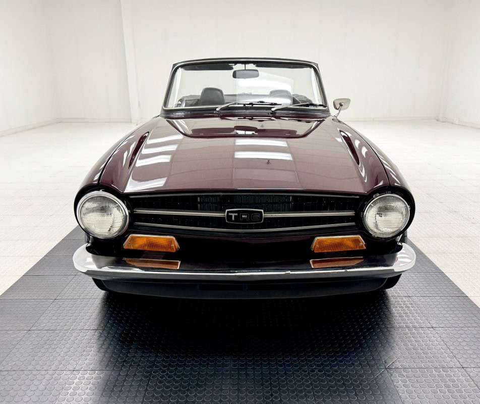 Triumph-TR-6-1972-Convertible-10