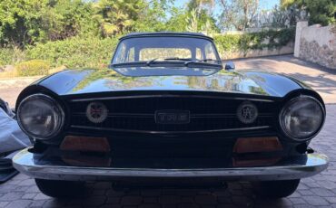 Triumph-TR-6-1972-Convertible-12