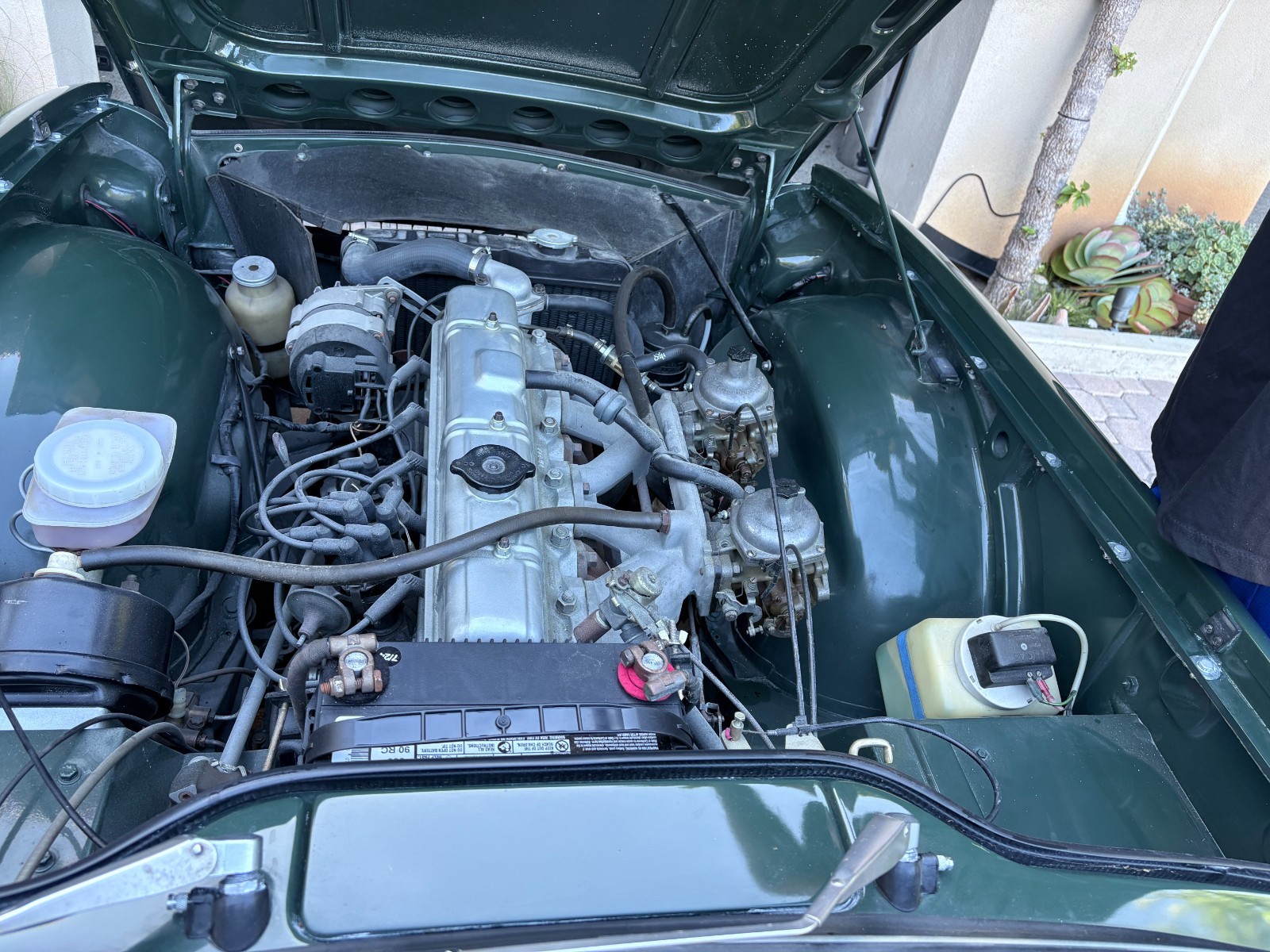 Triumph-TR-6-1972-Convertible-18