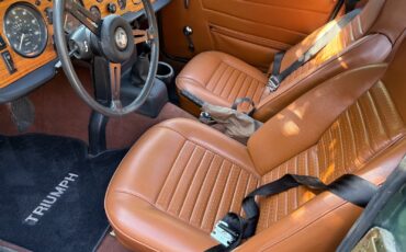 Triumph-TR-6-1972-Convertible-2