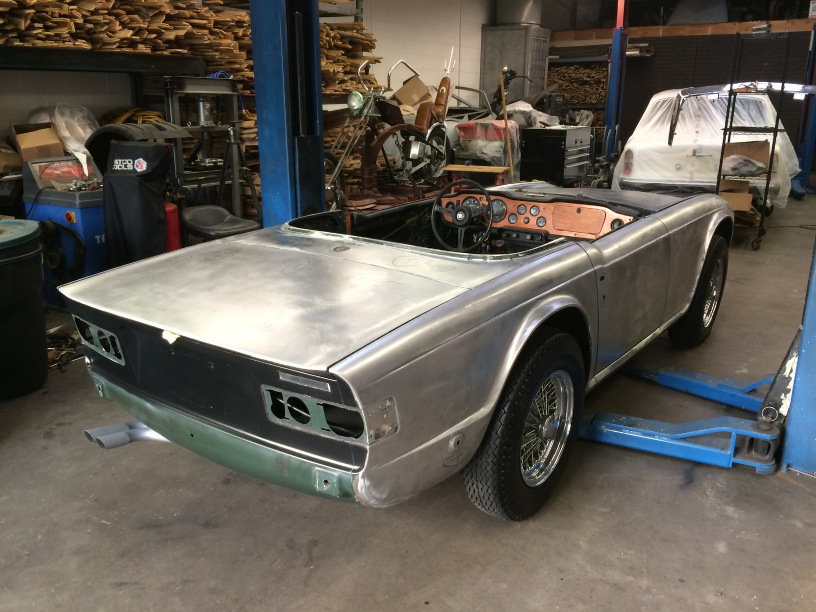 Triumph-TR-6-1972-Convertible-21