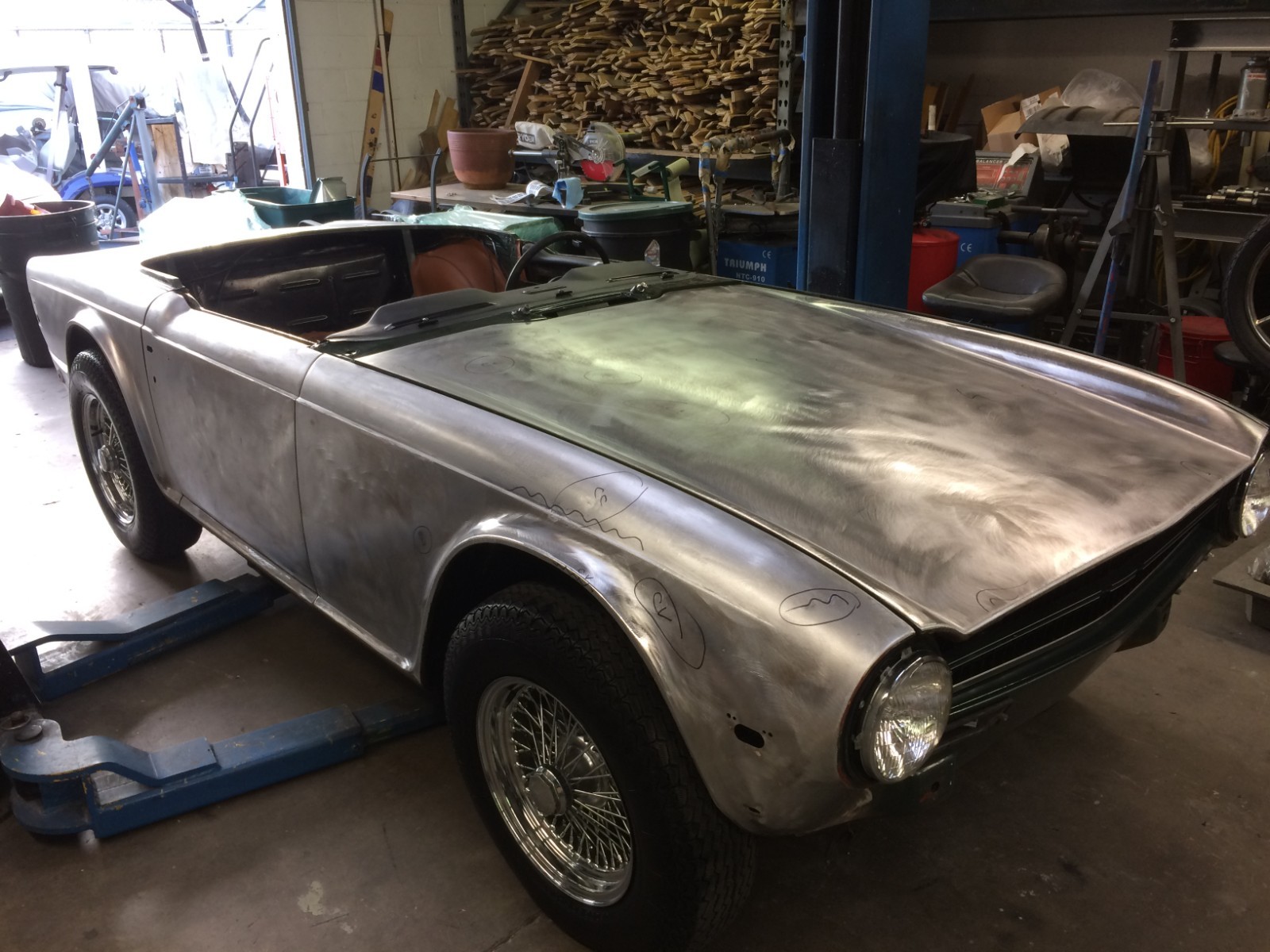 Triumph-TR-6-1972-Convertible-23