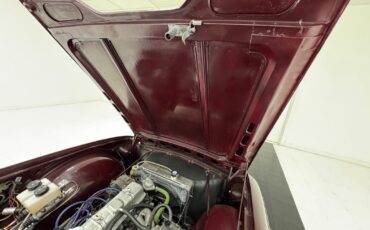 Triumph-TR-6-1972-Convertible-23