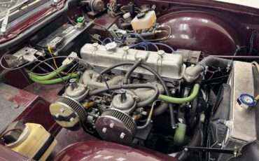 Triumph-TR-6-1972-Convertible-25