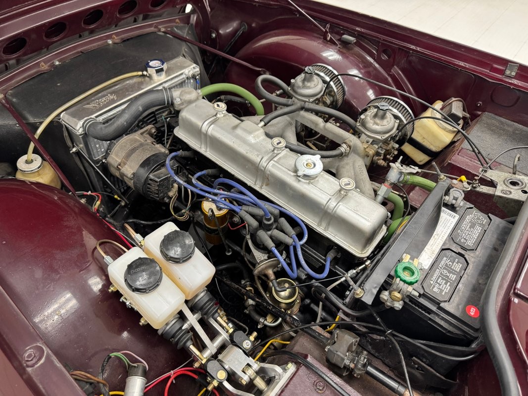 Triumph-TR-6-1972-Convertible-27