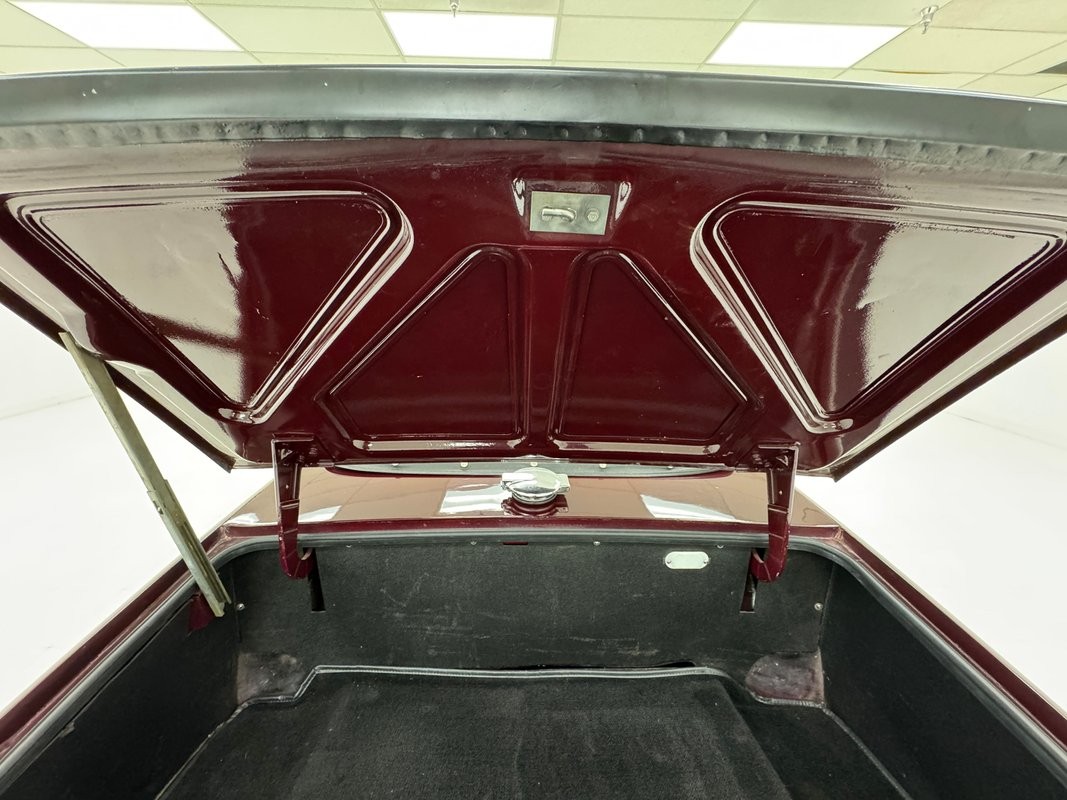 Triumph-TR-6-1972-Convertible-28