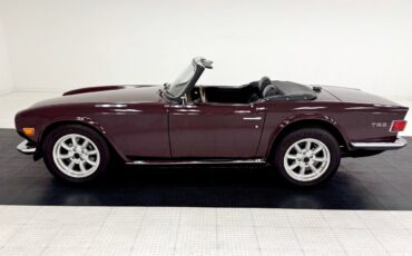 Triumph-TR-6-1972-Convertible-3