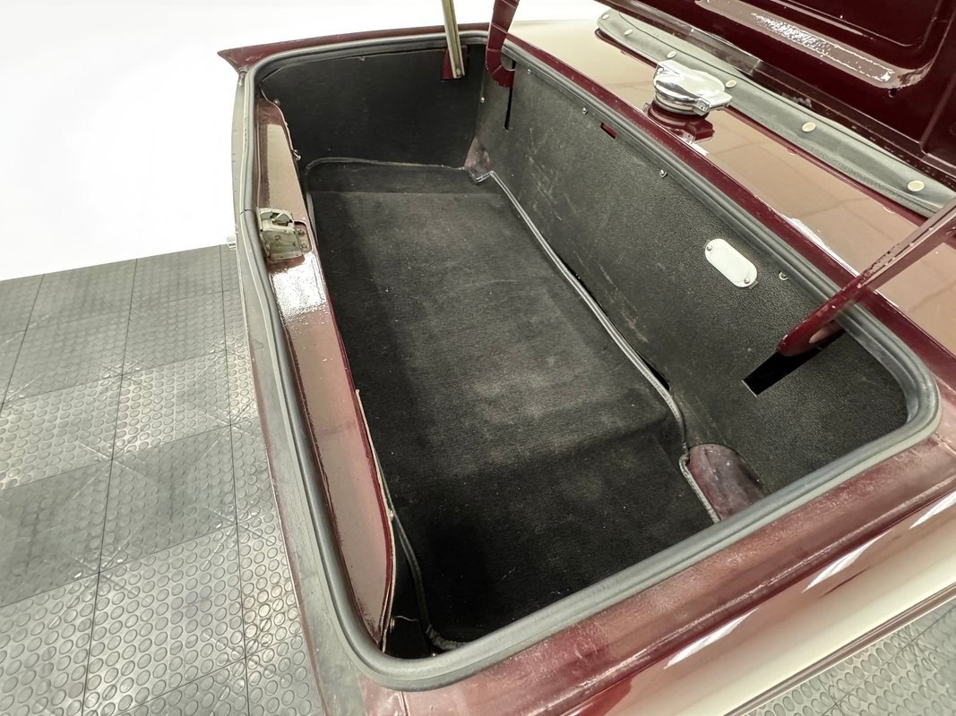 Triumph-TR-6-1972-Convertible-31