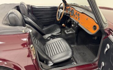 Triumph-TR-6-1972-Convertible-38