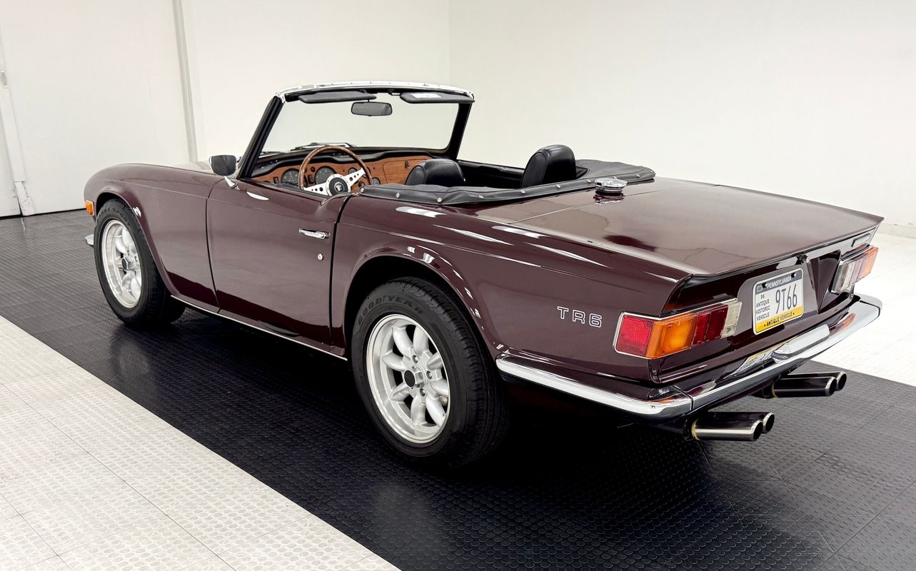 Triumph-TR-6-1972-Convertible-5